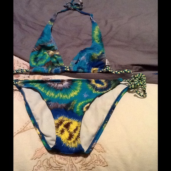 Split bikini size L