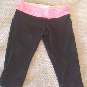 Lululemon running crops
