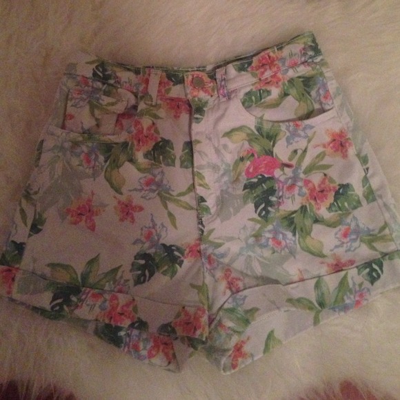 American Apparel Pants - American Apparel Tropical shorts