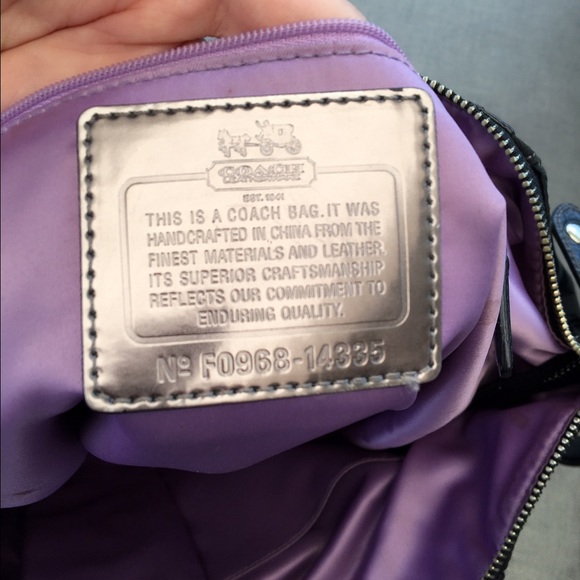 Authentic Coach signature tote - Picture 3 of 4