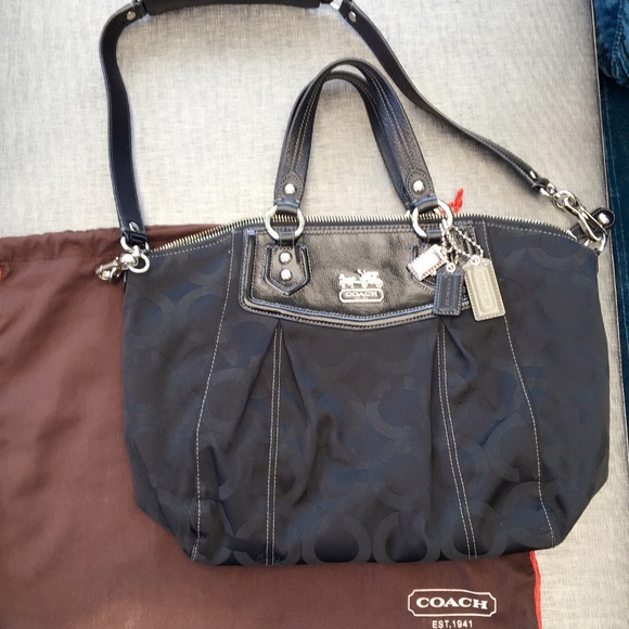 Authentic Coach signature tote - Picture 4 of 4