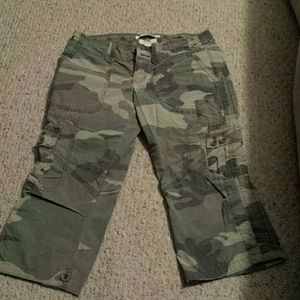 A&F camo Capris