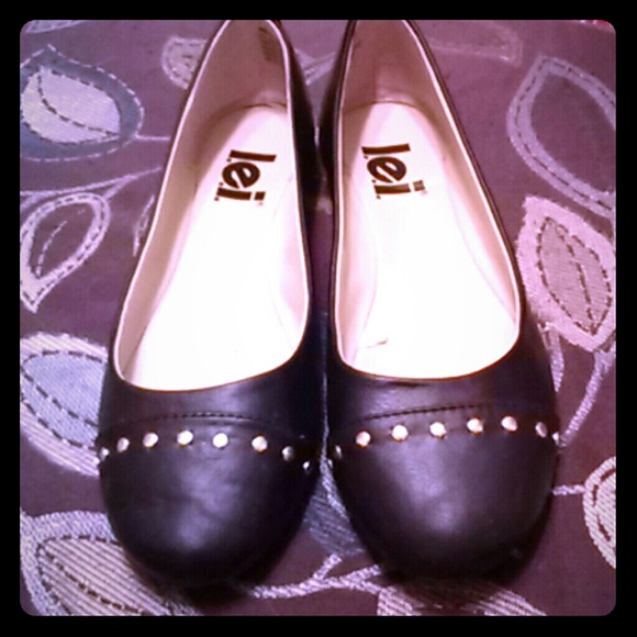 Studded lei black flats