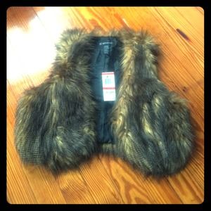 crop fur vest NWT