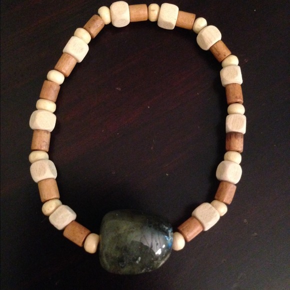 Wood  stretch bracelet with Jade Center stone