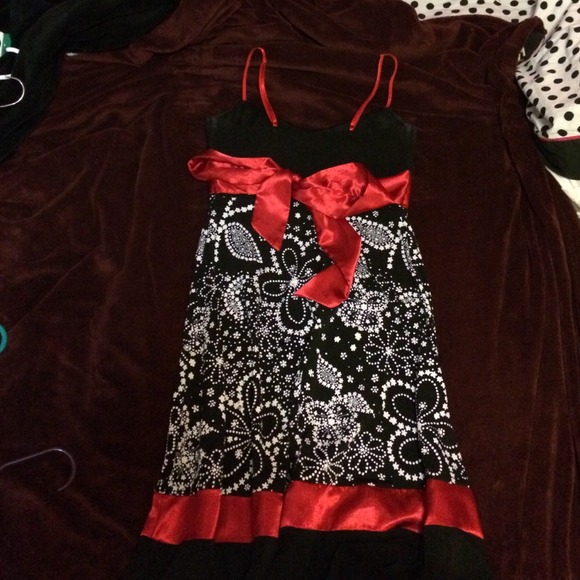 ✨Red and Black Dress✨ - Picture 2 of 4