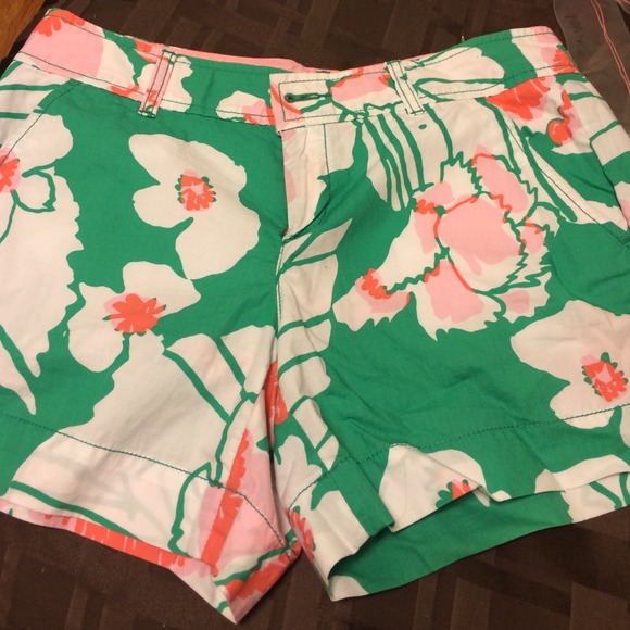 Lilly Pulitzer Callahan shorts size 4