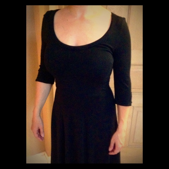 Flattering Scoop neck black dress NWOT