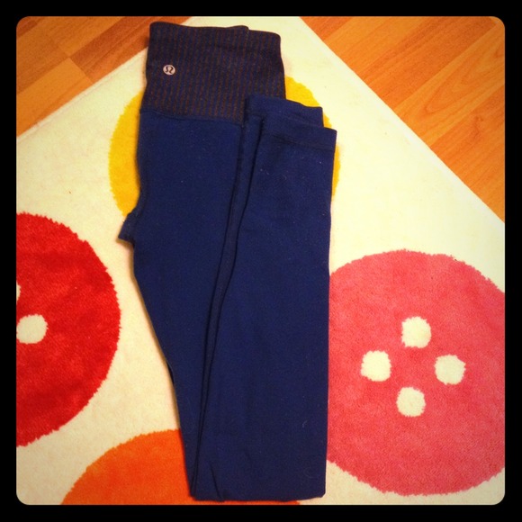 Deep blue Lululemon leggings