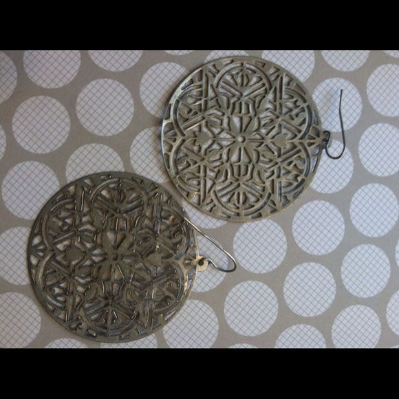 Design metal earrings