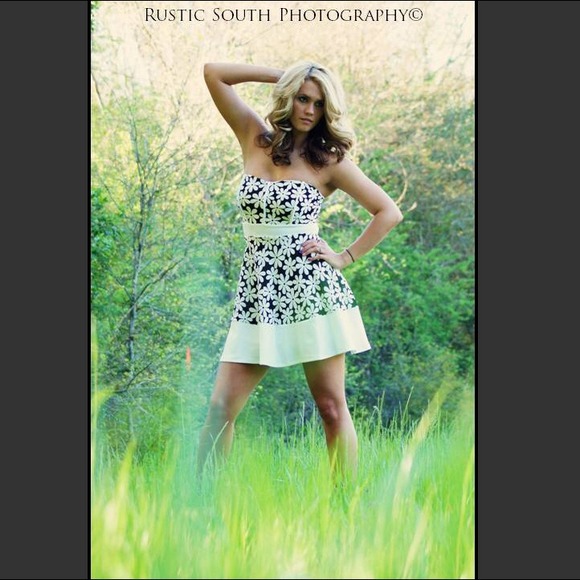 Black/white flower dress