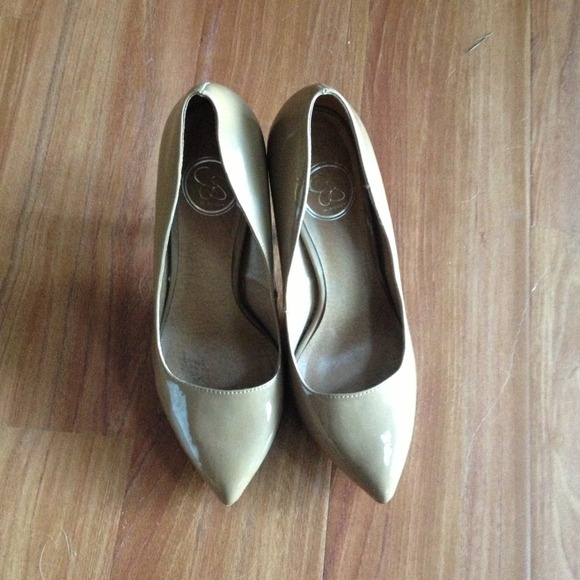 Almost new Jessica Simpson classic pumps