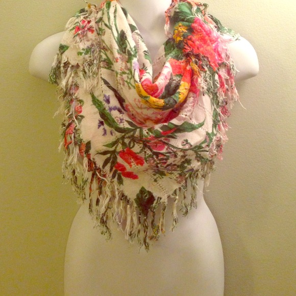 Accessories - Beautiful Floral Scarf