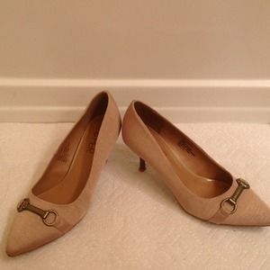 Tan Kasper kitten heel with buckle