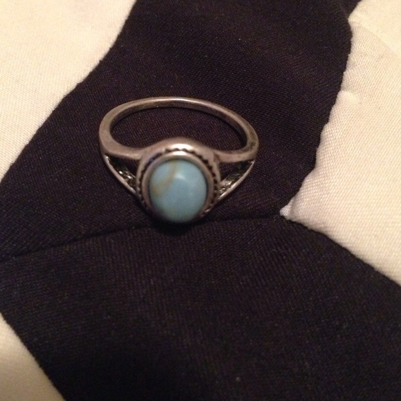 Brandy Melville teal ring