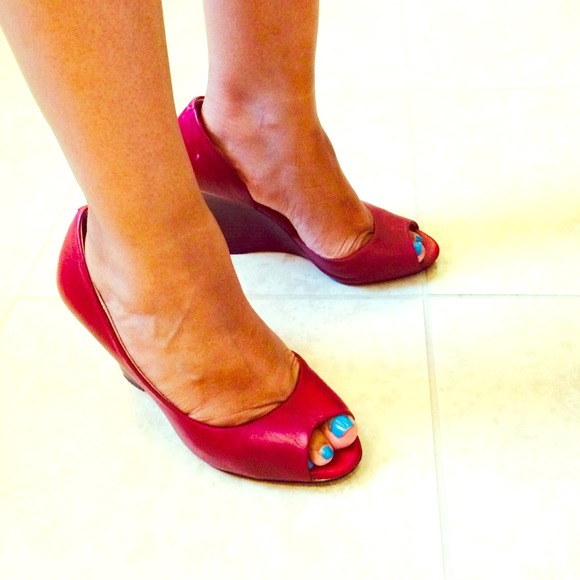 Red BCBG wedge heel