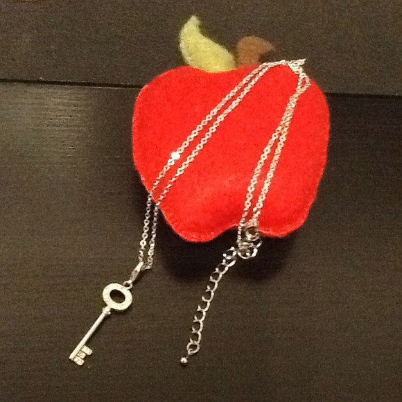 Key pendant and necklace