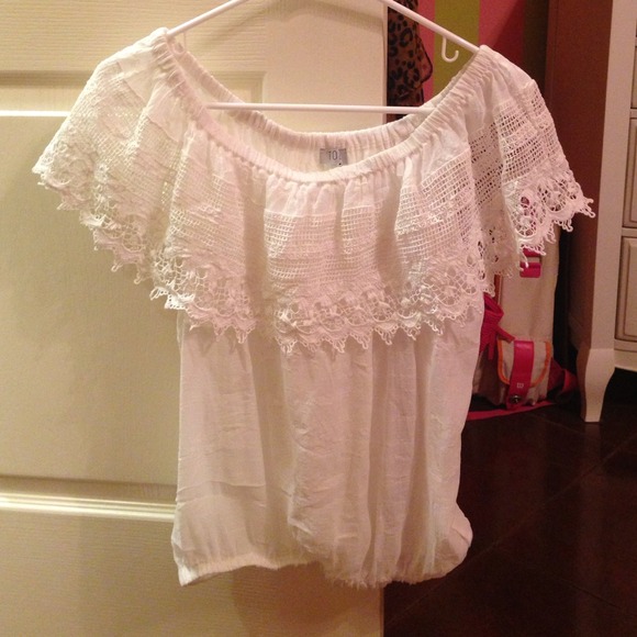 🚫SOLD🚫Tobi White Top