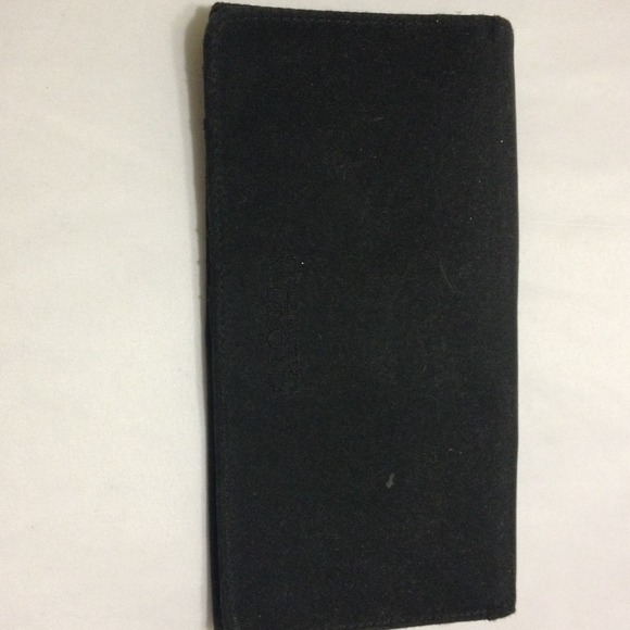 Very simple slim black wallet