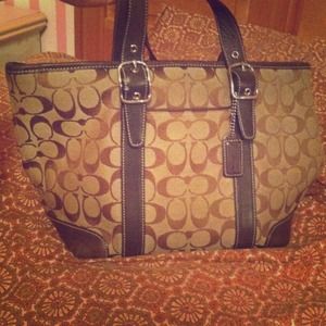 AUTHENTIC Coach purse
