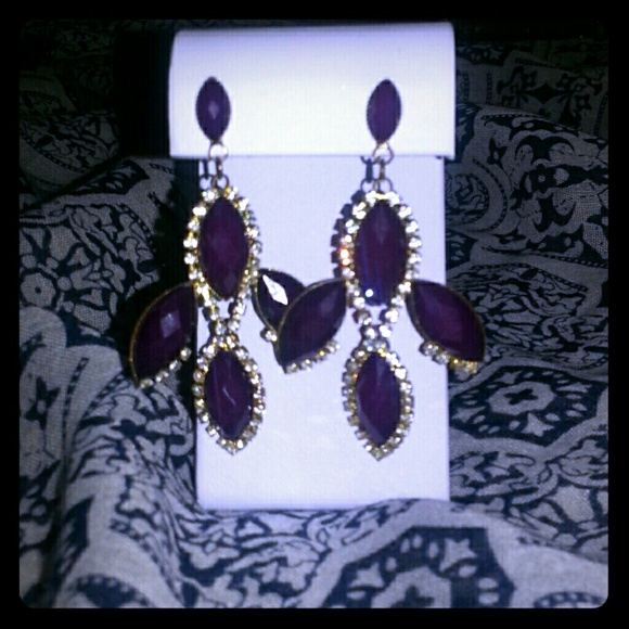 Costume jewelry earrings