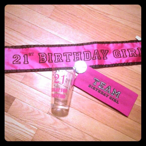 2⃣1⃣st Birthday Girl Set🎉🍸