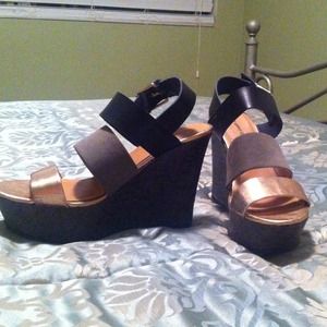 Women's wedges. Mossimo. Size 9.5. Worn once.
