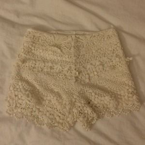 White scalloped shorts - high waisted