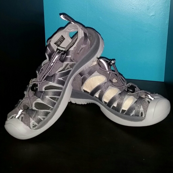 Keen Women's Whisper Sandal,Magnet/Neutral Gray,9.