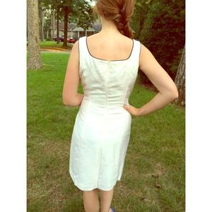 Classic white Dana Buchman dress w/ black piping