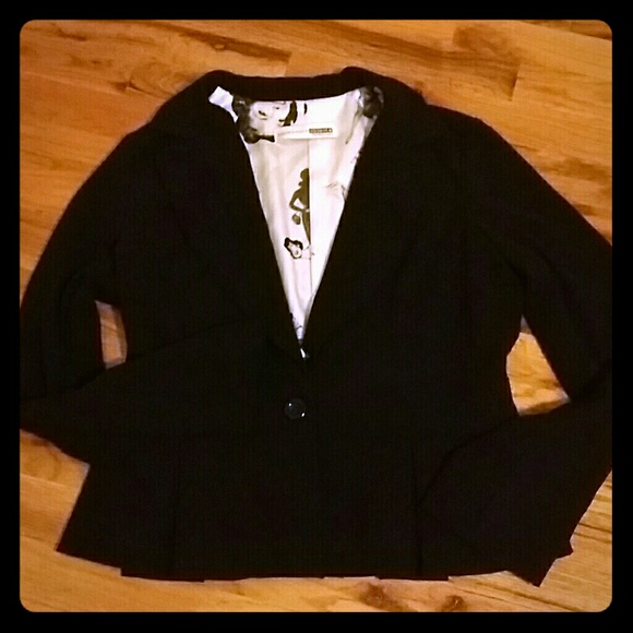 SOLDGorgeous blazer!