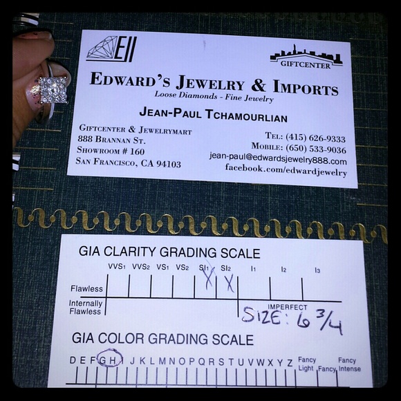 Diamond engagement ring - Picture 1 of 2