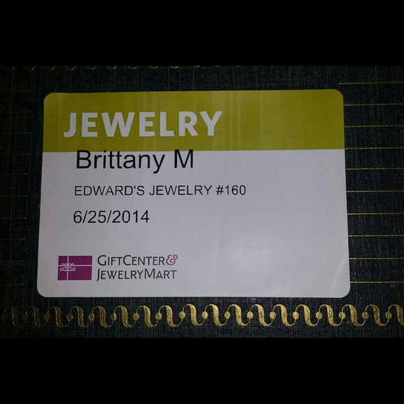 Diamond engagement ring - Picture 2 of 2