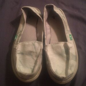Authentic Sanuk yoga shoes