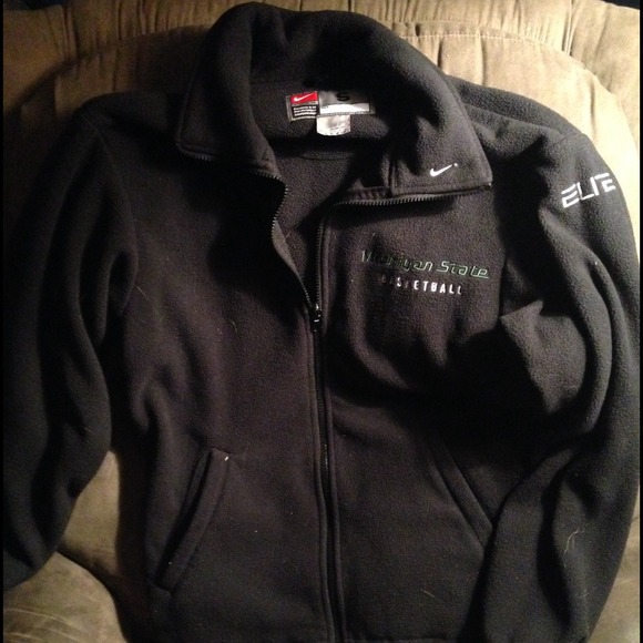 Nike Sweaters - Nike michigan state fleece coat