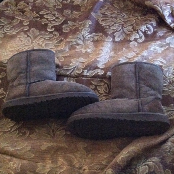 CHOCOLATE UGGS! - Picture 1 of 4