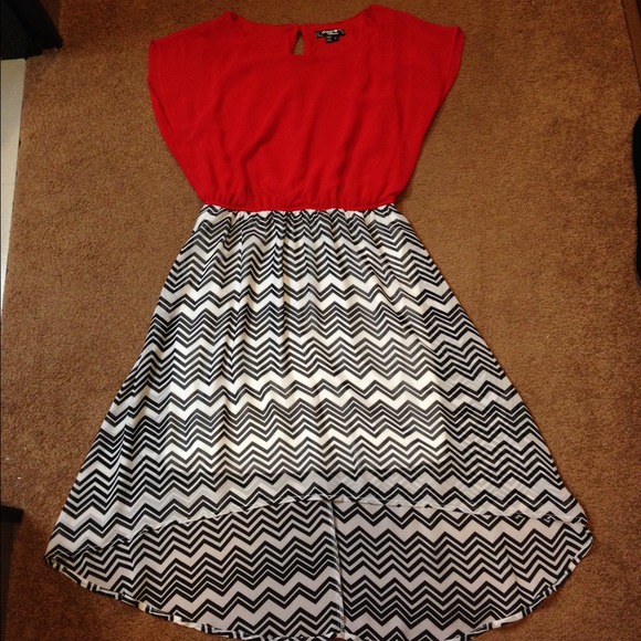 Hi lo red and black white chevron