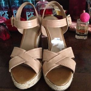 BCBG  SHOES. PERFECT FOR SUMMER