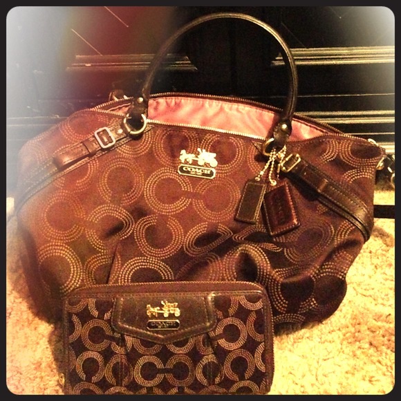 🚫SOLD🚫 Authentic Coach satchel with wallet