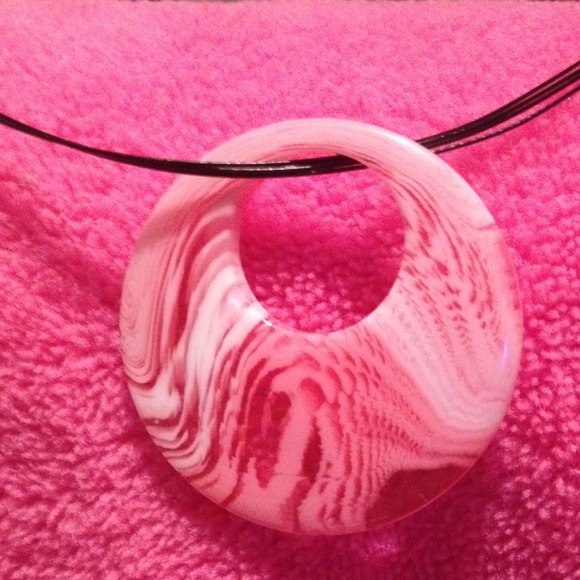 💗PINK & WHITE ROUND PENDANT💗 - Picture 1 of 4