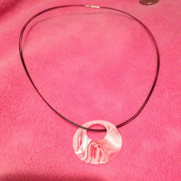 💗PINK & WHITE ROUND PENDANT💗 - Picture 2 of 4