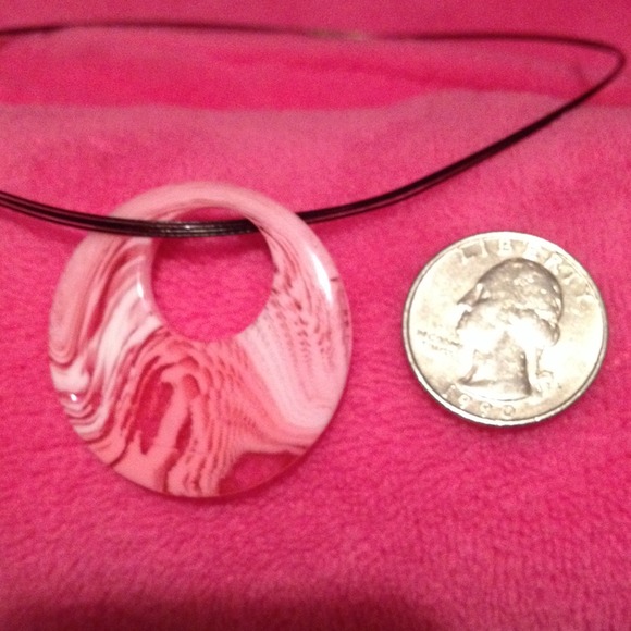 💗PINK & WHITE ROUND PENDANT💗 - Picture 3 of 4