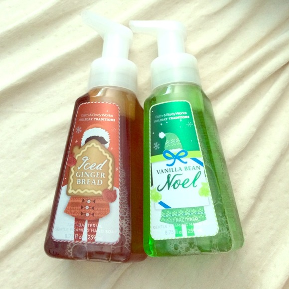 Bath & Body works Foaming Hand Soap!😊