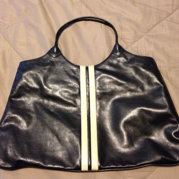 🎀REDUCED🎀Black Soft Leather Handbag - Picture 1 of 4
