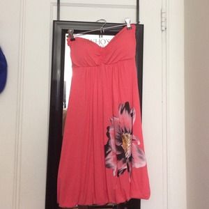 Adorable strapless summer dress