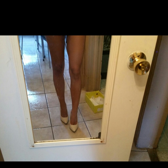 Charlotte Russe white pointy Toe pumps - Picture 1 of 4
