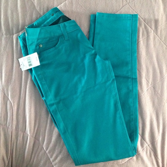 💙BRAND NEW JEANS💙