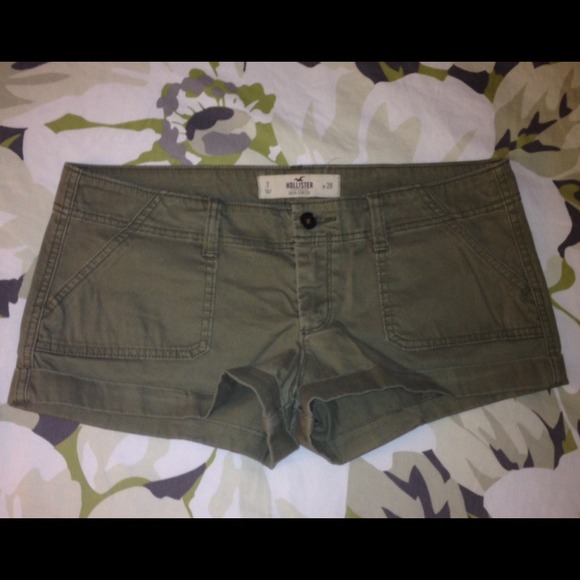 Hollister Social Stretch Army Green Shorts