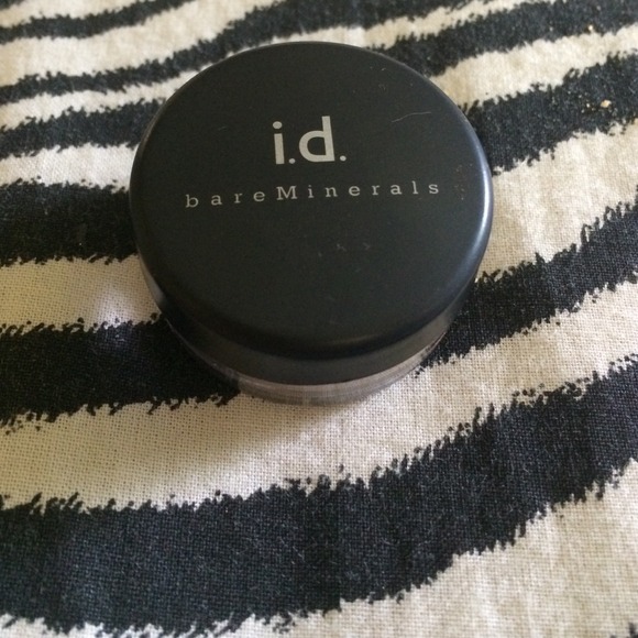 Bare Minerals eye shadow