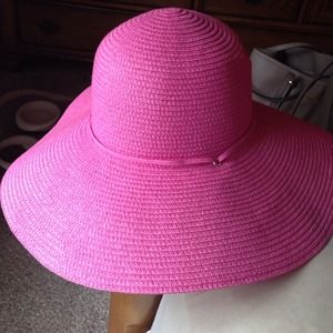 pink hat